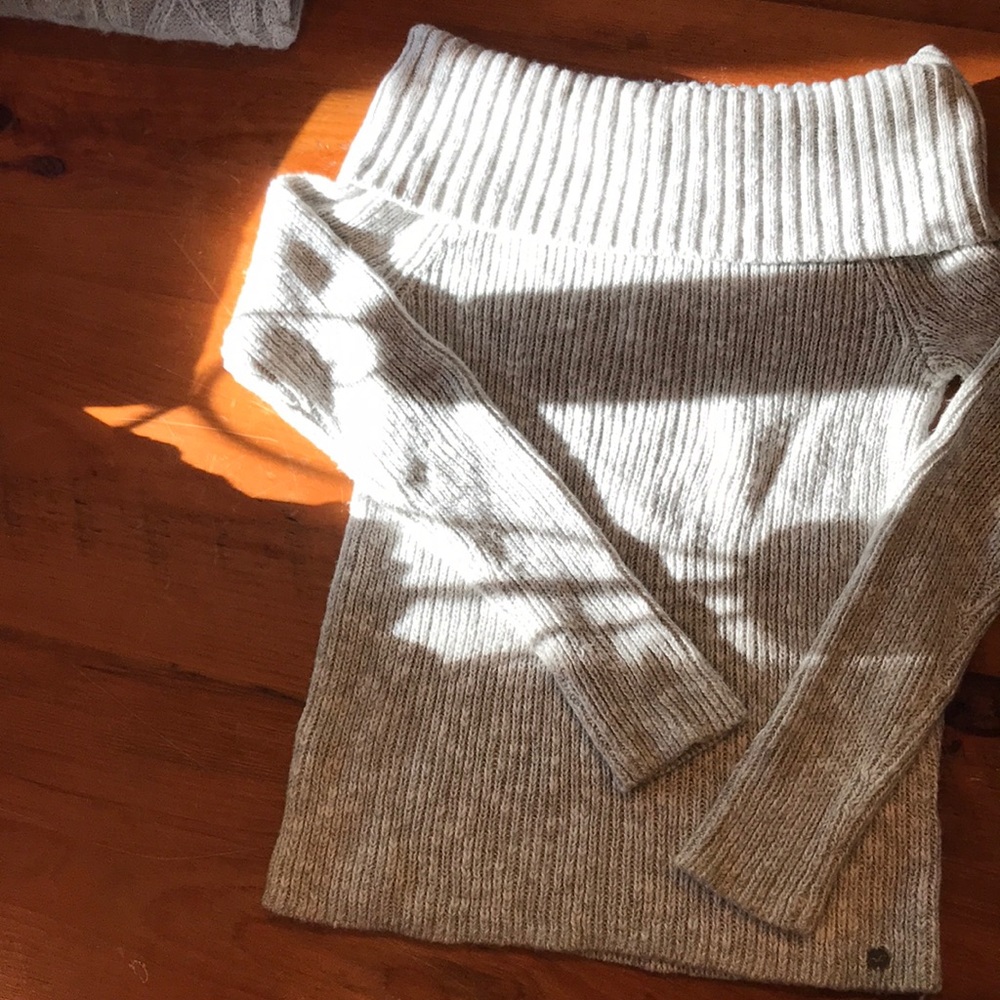 hollister off the shoulder sweater